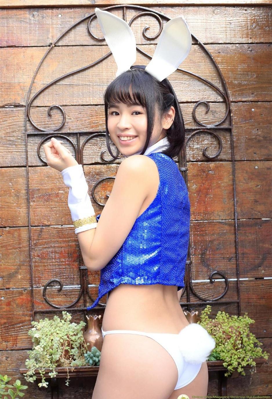 90后短發(fā)女神性感撩人女仆裝寫真