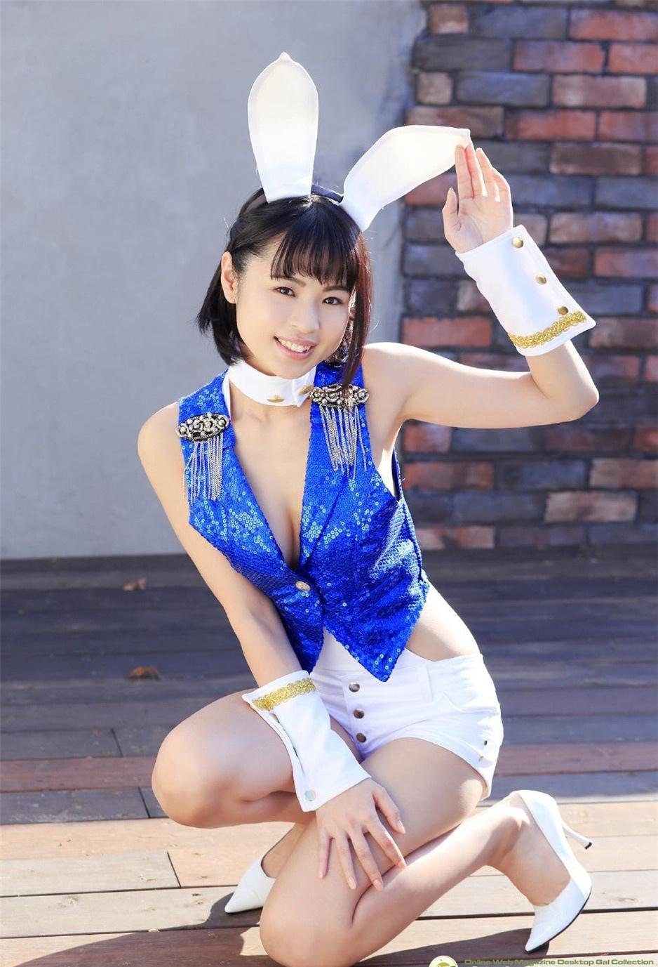 90后短發(fā)女神性感撩人女仆裝寫真