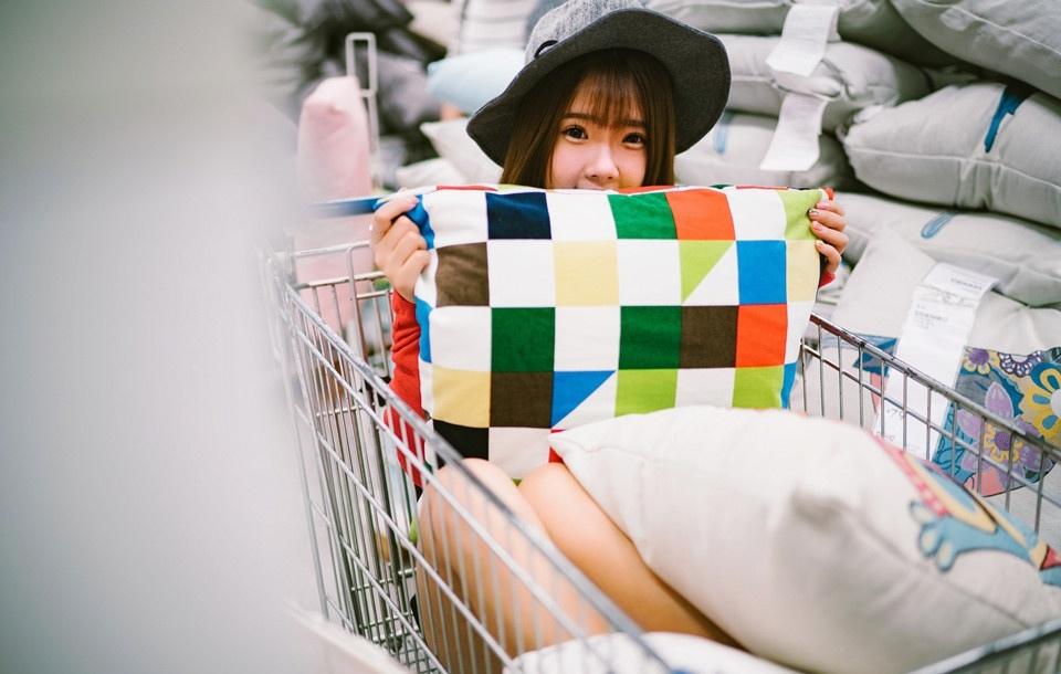 純真時尚可愛少女超市搞怪記