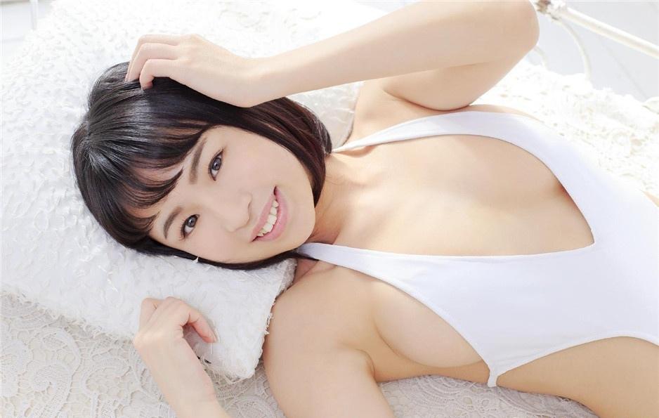 90后短發(fā)女神性感撩人女仆裝寫真