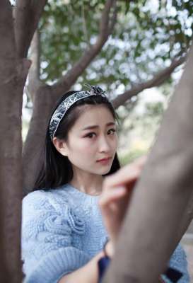 青春嬌美圓臉不良美少女老師