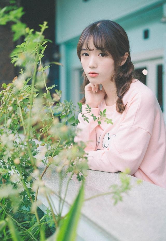 在街角的咖啡店遇見性感的你
