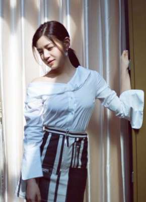 陳妍希亭亭玉腿小露香肩甜美淺笑寫真圖片