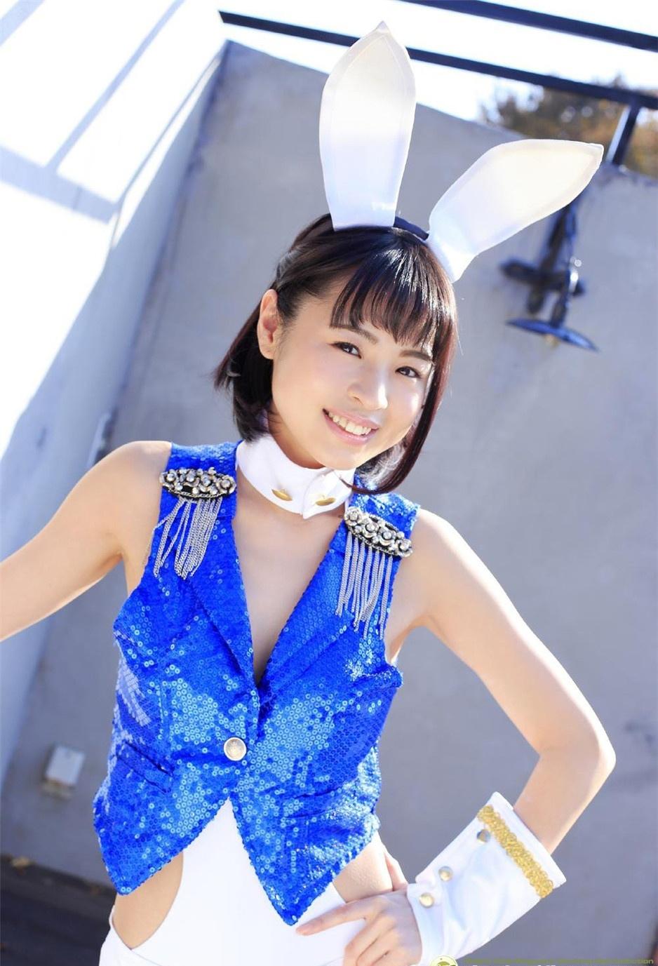 90后短發(fā)女神性感撩人女仆裝寫真