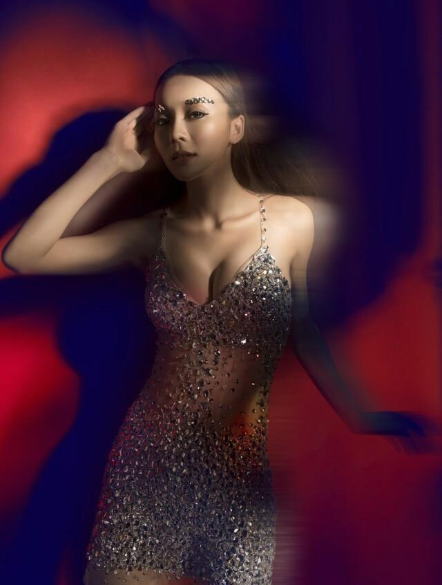 美女演員莫綺雯魅惑性感寫真圖片