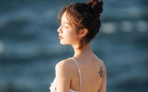 海邊薄紗吊帶美女清純嫵媚唯美寫真