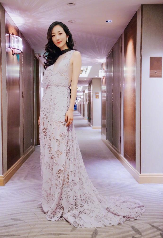 韓雪長裙曳地婀娜多姿美出新高度