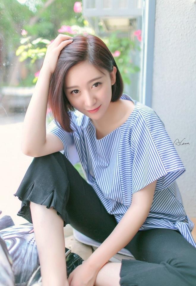 清純短發氣質美女時尚迷人俏皮可愛唯美寫真