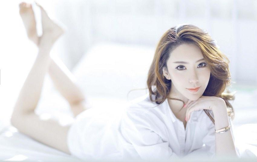 美女侯伊荻閃耀星空美麗動人寫真