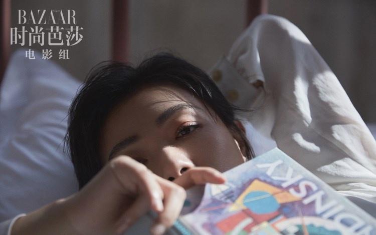 實力女演員萬茜明艷紅唇干練西裝率性短發多面風格圖片