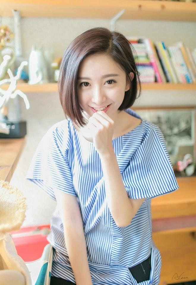 清純短發氣質美女時尚迷人俏皮可愛唯美寫真