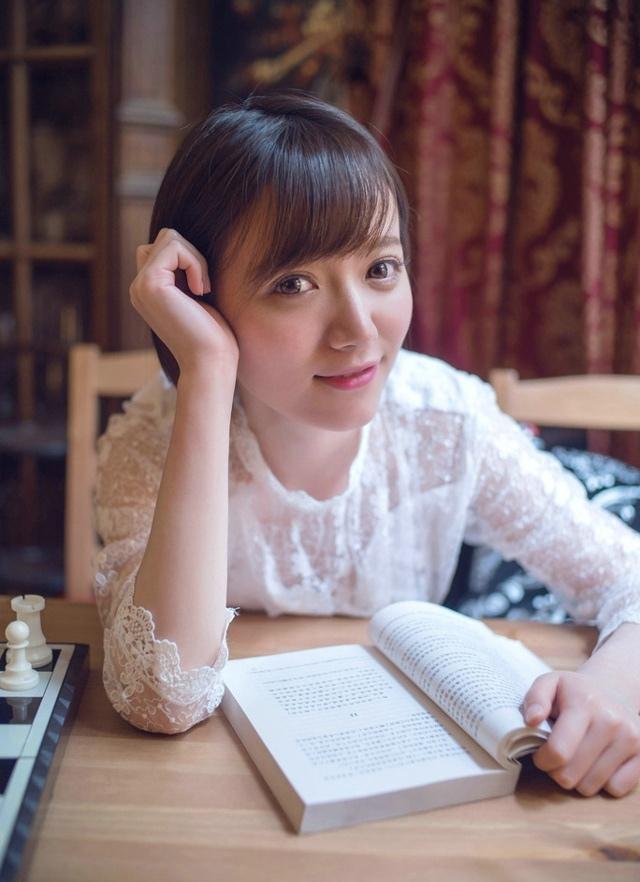 清純純美性感女孩眼神干凈