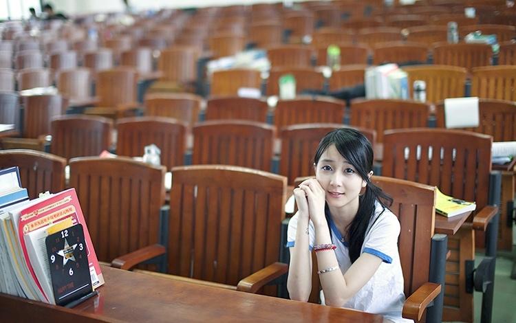 教室里的純真小妹寫真
