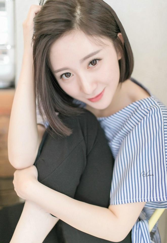 清純短發氣質美女時尚迷人俏皮可愛唯美寫真