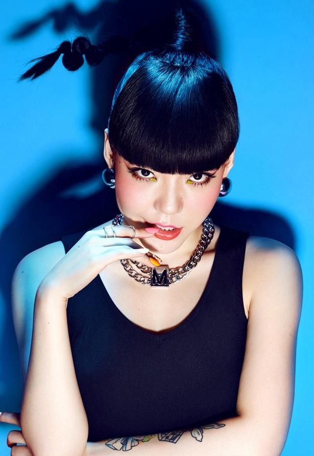 歌手吳莫愁美妝大片