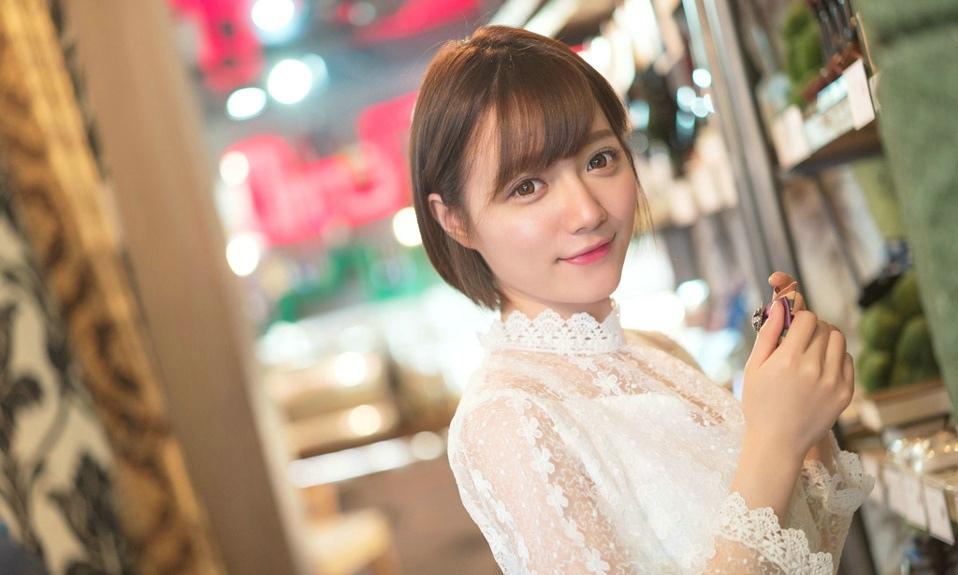 清純純美性感女孩眼神干凈