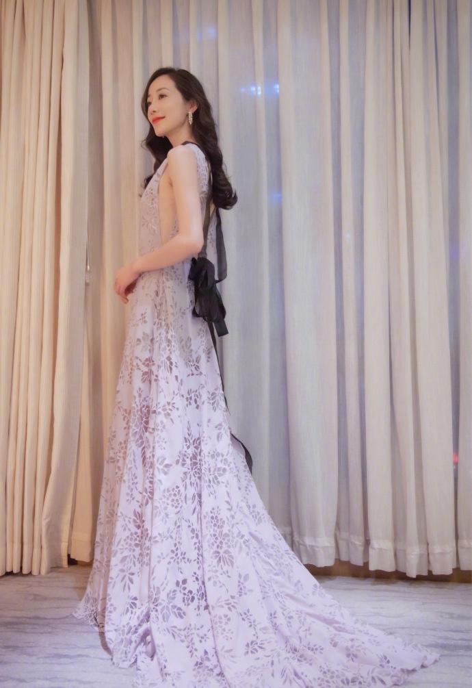 韓雪長裙曳地婀娜多姿美出新高度