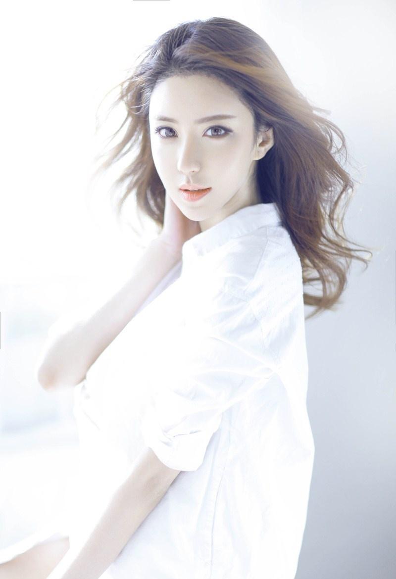 美女侯伊荻閃耀星空美麗動人寫真