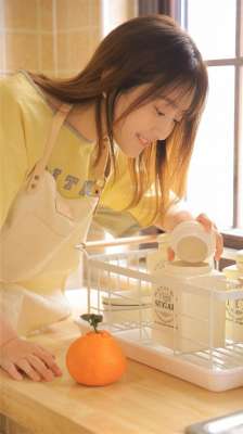 清純女生黃色T恤居家寫真