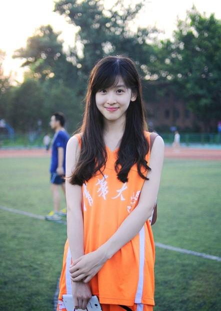奶茶妹妹清純迷人最新時(shí)尚寫(xiě)真