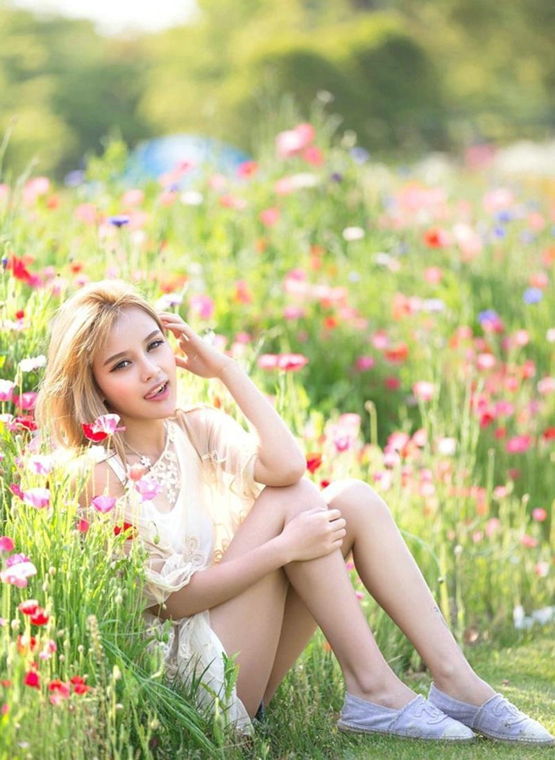 清純性感美女吐舌誘人清新淡雅唯美寫真
