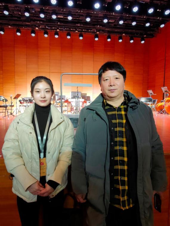 一個女孩,一把曲胡,70萬粉絲……