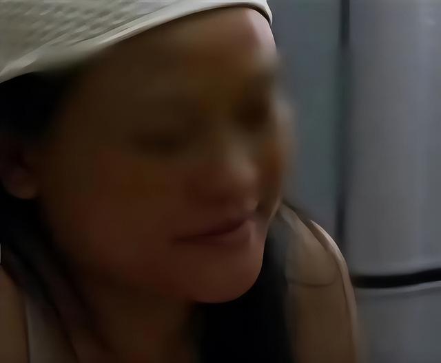 失蹤9月,女博士挺孕肚流落街頭,發瘋坐路邊傻笑,到底經歷了什么？
