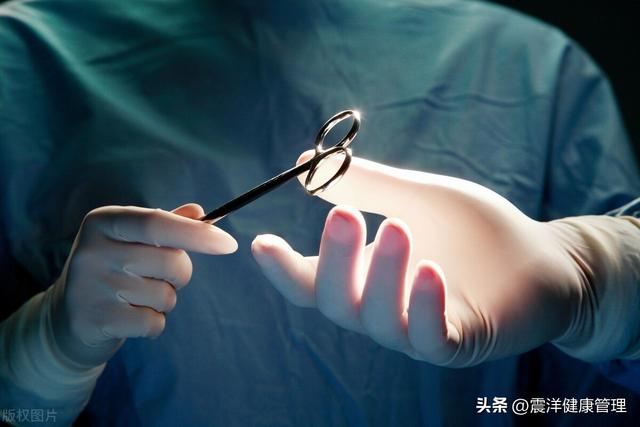 乳房太大是好是壞？需要手術嗎？醫生：看具體情況而定