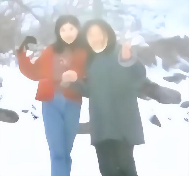 失蹤9月,女博士挺孕肚流落街頭,發瘋坐路邊傻笑,到底經歷了什么？