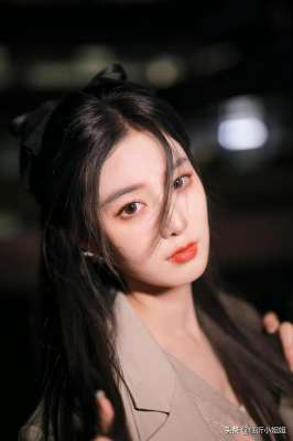 冷艷美女(徐藝洋，性感嫵媚的清爽美女，俏麗冷艷的外形，美爆啦)