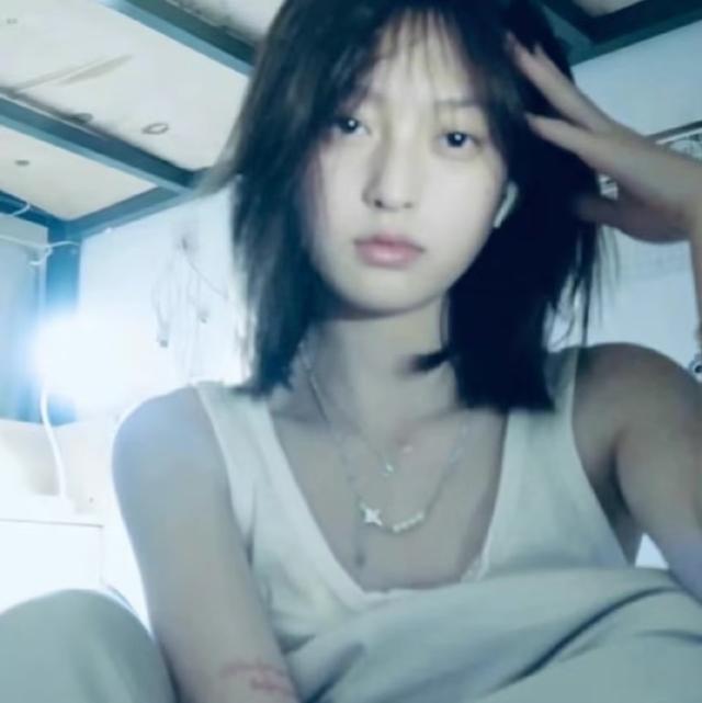 2022最新可愛憂郁風,微信QQ女生頭像,艾特閨蜜換上