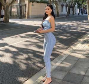 翹臀美女圖片大全(翹臀美女小辣椒J3，火辣身材完美腰臀比，堅(jiān)持健身造就魔鬼身材)