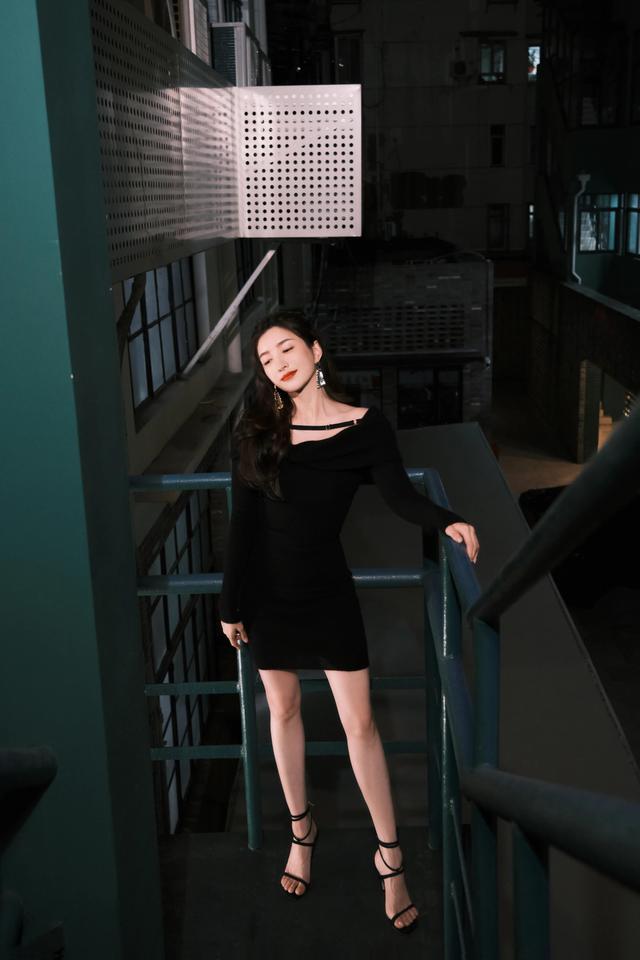 八位美女寫真，風姿綽約小天仙，驚鴻一瞥清流溪，有你喜歡的嗎？