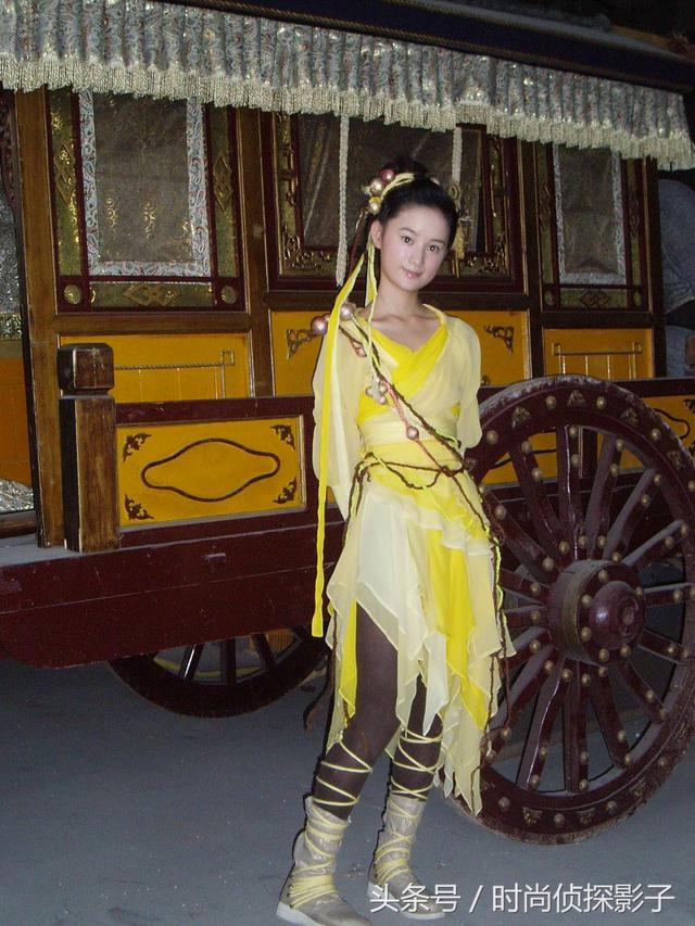 古裝黃裙美人，楊冪最貴氣、娜扎最可人、蔣夢(mèng)婕美的讓人心醉