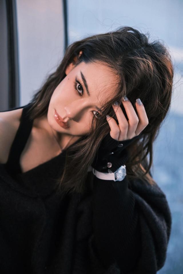 八位美女寫真，風姿綽約小天仙，驚鴻一瞥清流溪，有你喜歡的嗎？