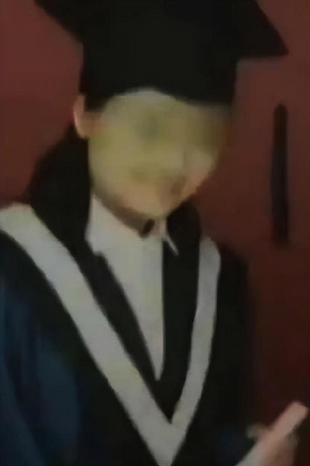 失蹤9月,女博士挺孕肚流落街頭,發瘋坐路邊傻笑,到底經歷了什么？
