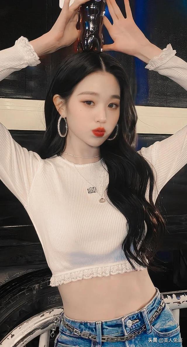 精靈少女張?jiān)⒏咔灞诩? onerror=