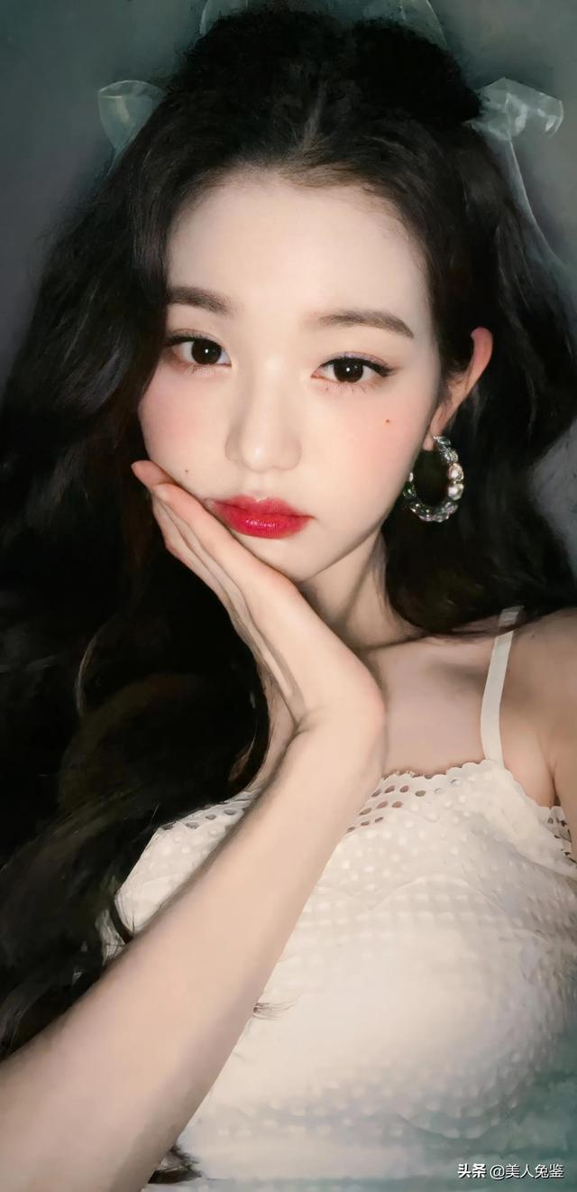 精靈少女張?jiān)⒏咔灞诩? onerror=