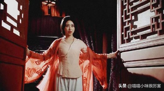 被譽為中國第一美女,與法拉利總裁談戀愛,朱珠到底靠什么?