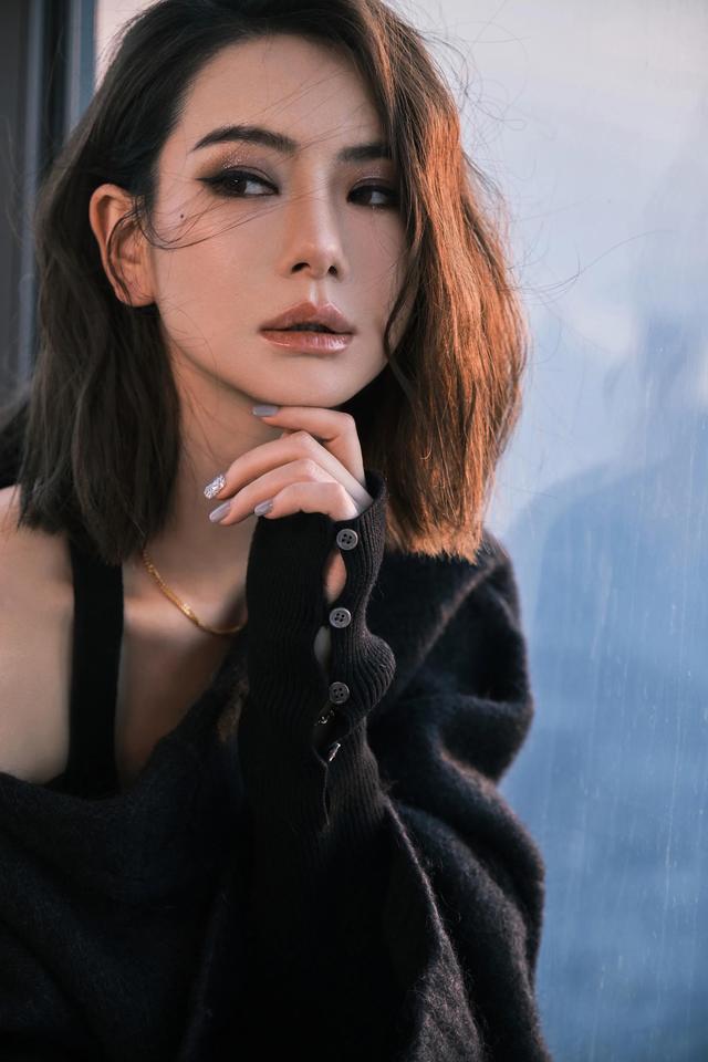 八位美女寫真，風姿綽約小天仙，驚鴻一瞥清流溪，有你喜歡的嗎？