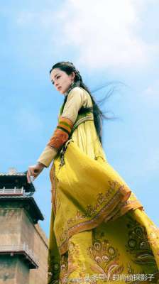 黃色美女圖片(古裝黃裙美人，楊冪最貴氣、娜扎最可人、蔣夢婕美的讓人心醉)