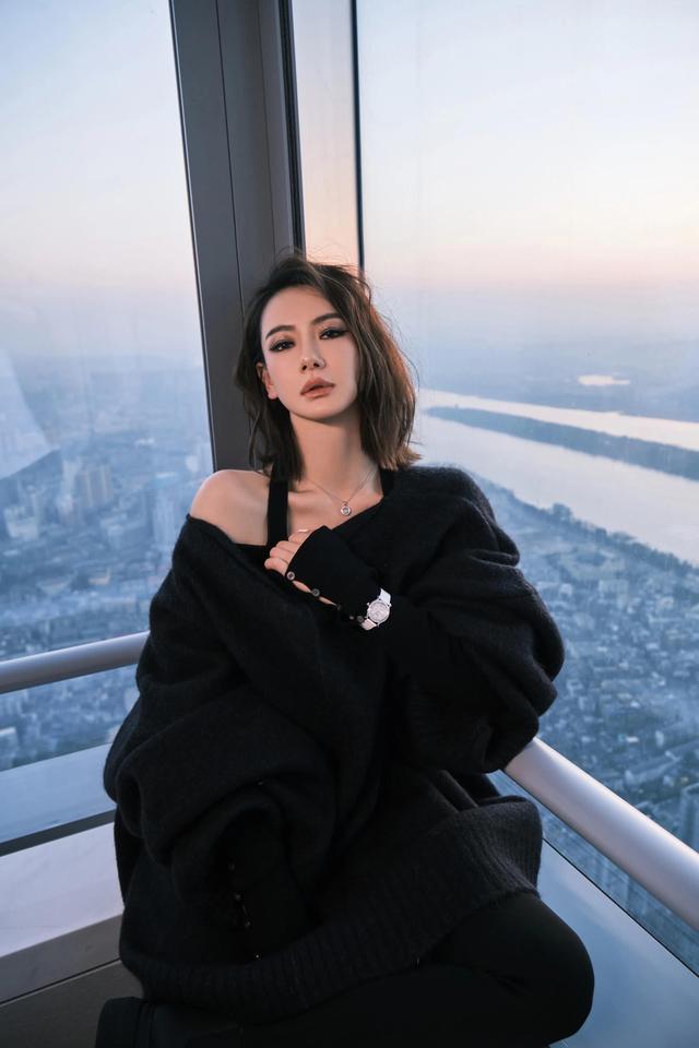 八位美女寫真，風姿綽約小天仙，驚鴻一瞥清流溪，有你喜歡的嗎？