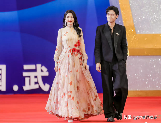 恭喜!女星紅毯斗艷“風向”變了,捂得嚴實還艷壓群芳,才是真美