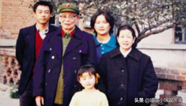 被譽為中國第一美女,與法拉利總裁談戀愛,朱珠到底靠什么?