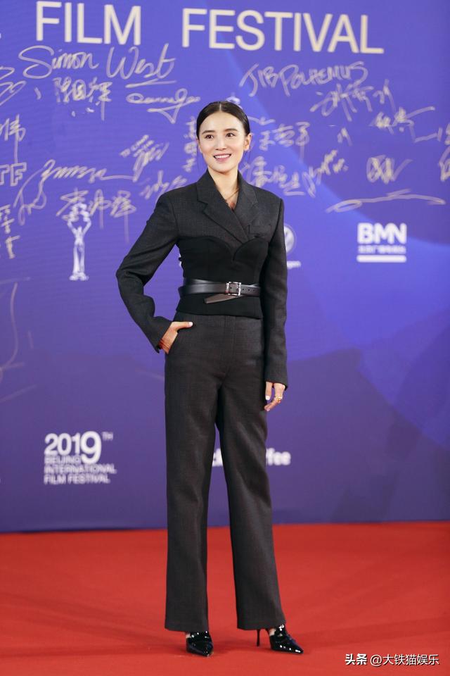 恭喜!女星紅毯斗艷“風向”變了,捂得嚴實還艷壓群芳,才是真美
