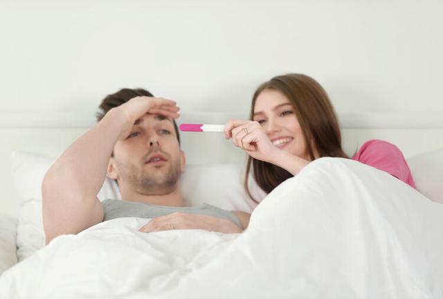 女生的屁股后面,為啥會有兩坨“黑印子”?扒一扒女生的小秘密
