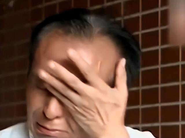 失蹤9月,女博士挺孕肚流落街頭,發瘋坐路邊傻笑,到底經歷了什么？