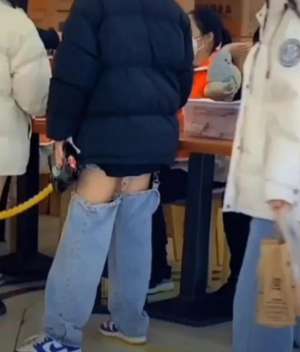 美女開襠褲(回頭率高的褲子，拉不拉風不知道，反正會漏風)