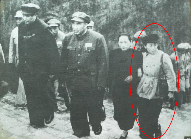 黃埔軍校最美女兵,給兩位正國級當過秘書,丈夫也是正國級