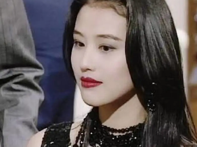 “媚而不俗”的香港女星,一個比一個性感,飾演的角色個個是經典